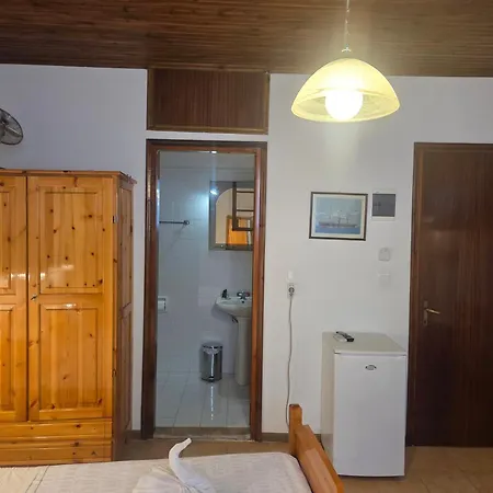 Zeus 3 Beds Πανσιόν 3*