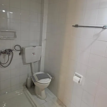 Zeus 3 Beds Vendégház *